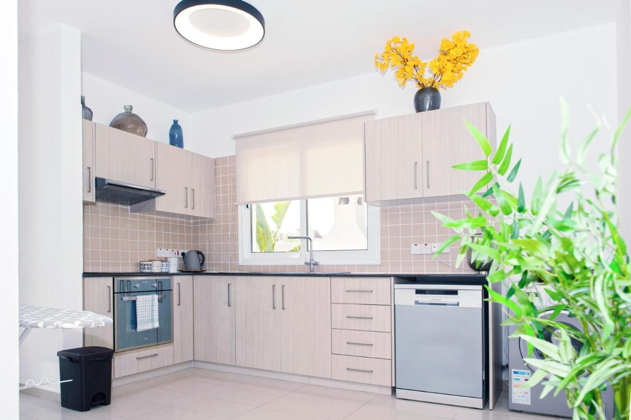 Nissini Nero, 3 Bedroom With Private Pool, 5 Min To The *