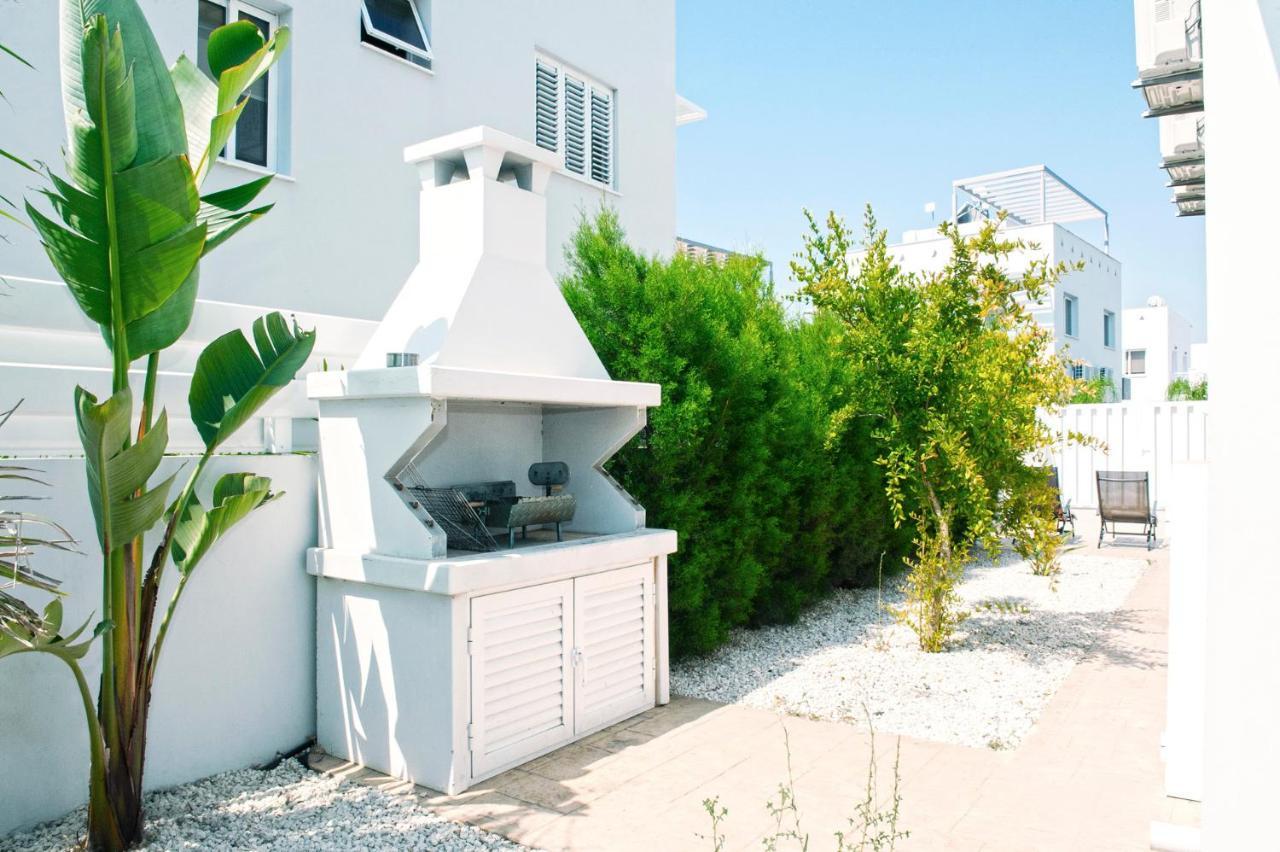 Nissini Nero, 3 Bedroom With Private Pool, 5 Min To The *