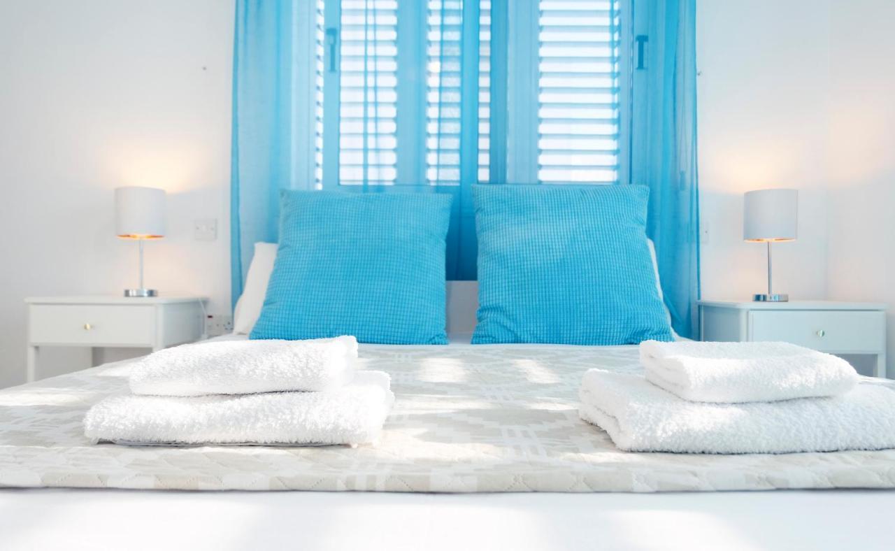 Villa Nissini Blanco, 3 Bedroom With Private Pool, 5 Min To The