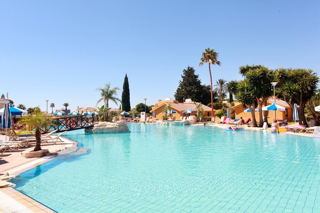 Aparthotel Makronisos Village 3*