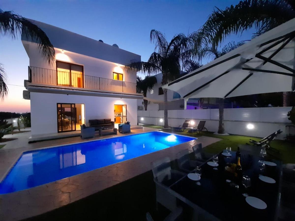 Valerian Palm Villa *