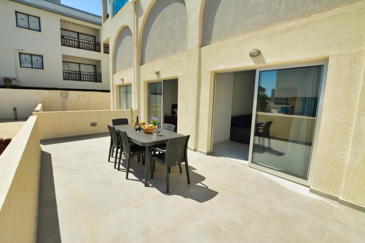 Myhome Delux, 3 Bedroom With Pool Apartment