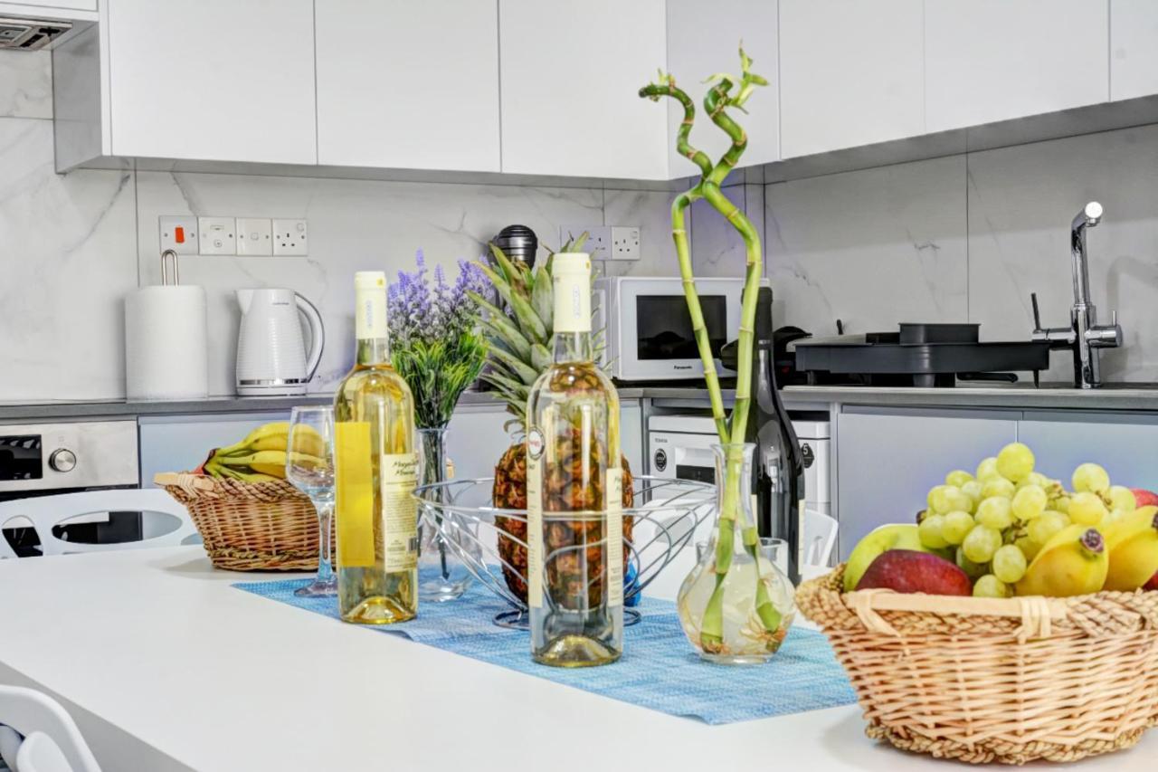 Myhome Delux, 3 Bedroom With Pool Apartment