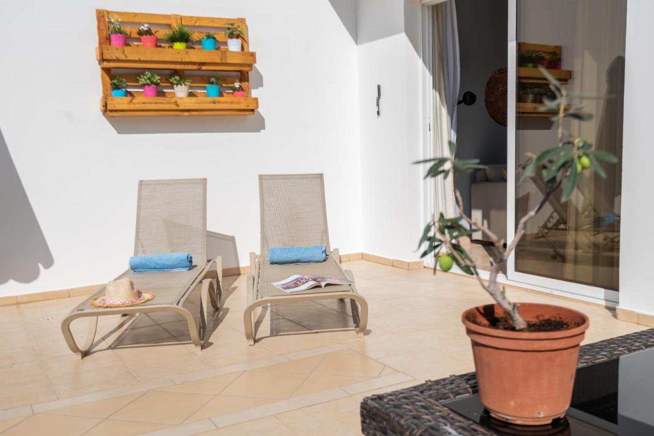 Narcissos 'nissi Beach' C12 *
