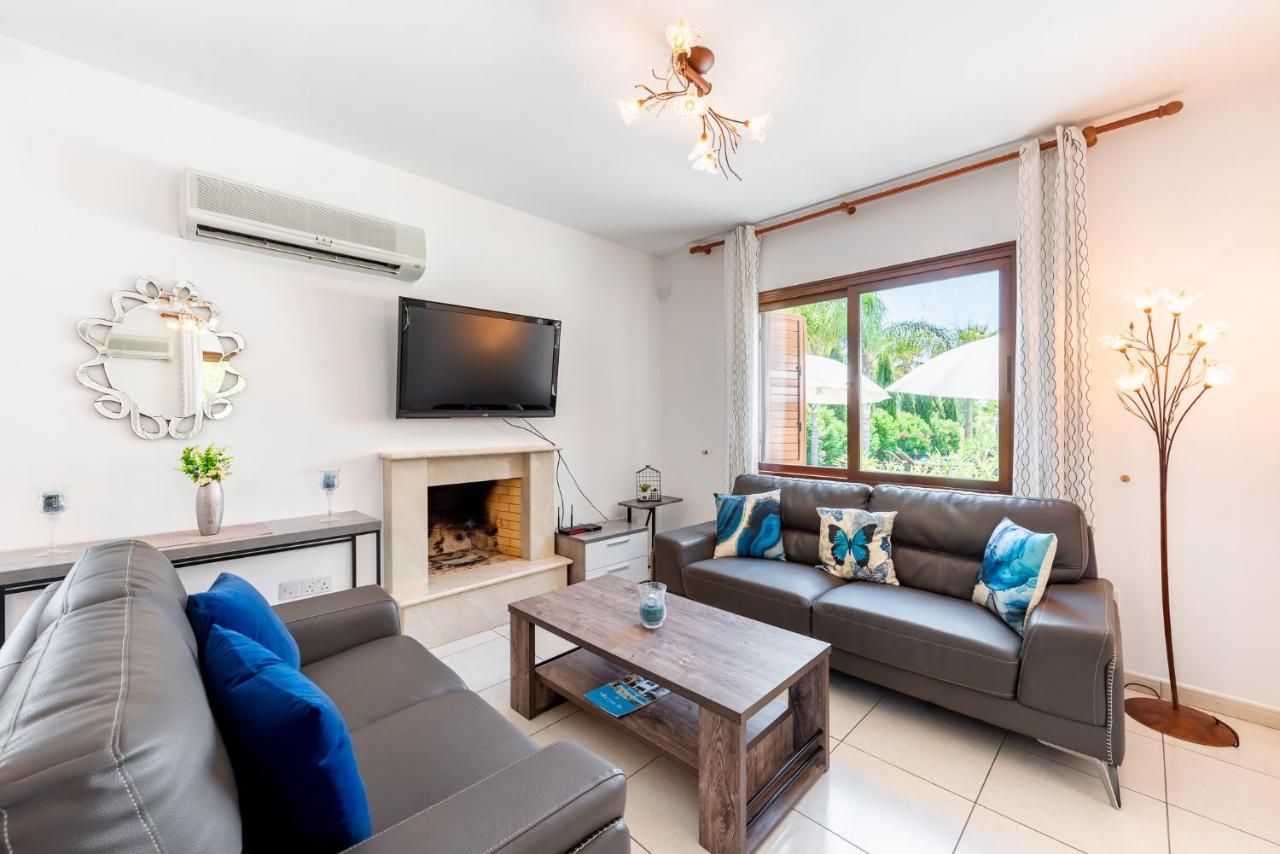 Sea Front Costa Blu By Ezoria Villa Ayia Napa
