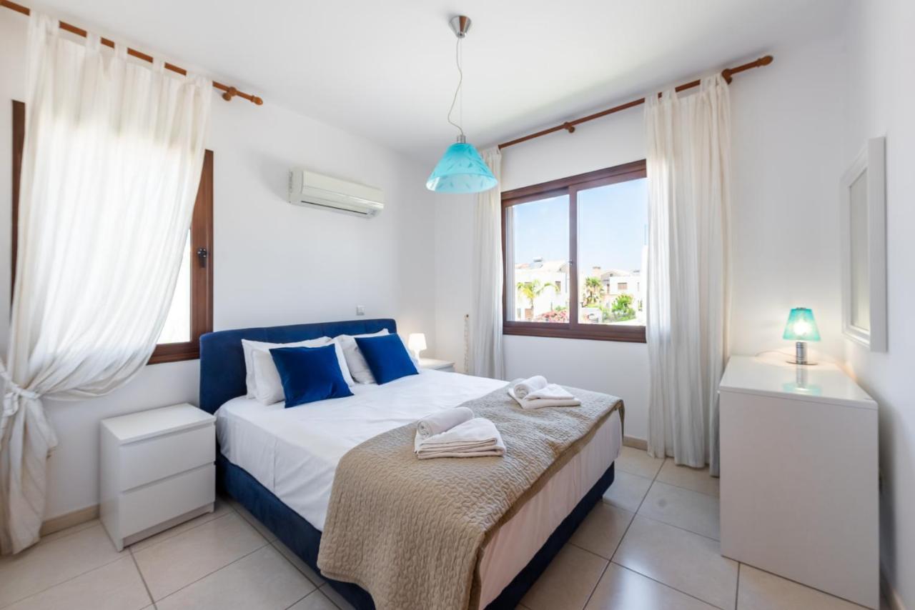 Sea Front Costa Blu By Ezoria Villa