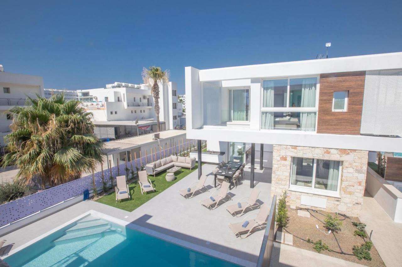 Kube Luxury Villa *