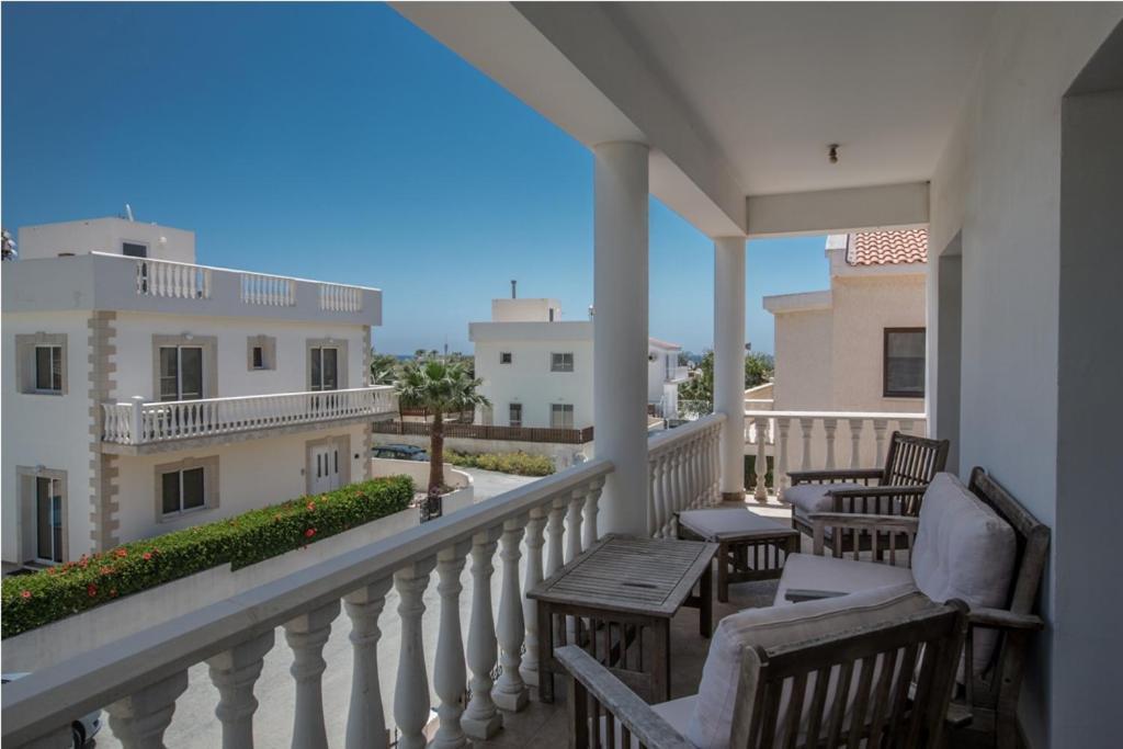 Carilisto Big 4 Bedrooms In Center Of *