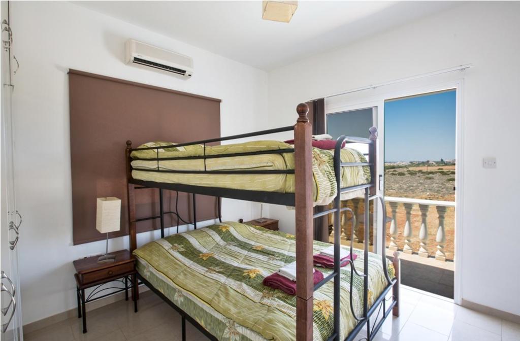 Carilisto Big 4 Bedrooms In Center Of * Ayia Napa