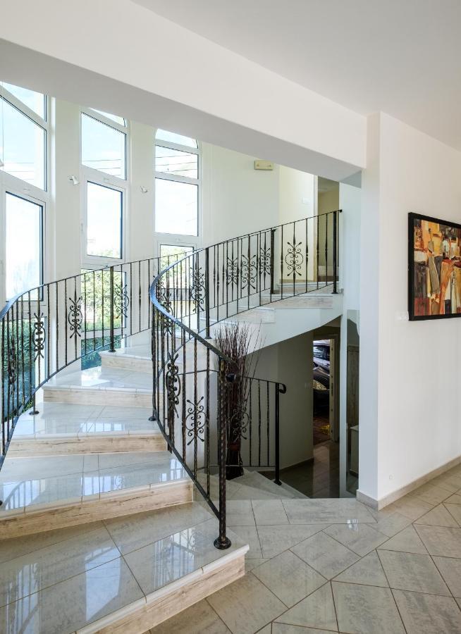 Anastel 2 Villa