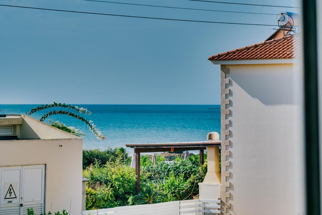 Villa Scarlett
