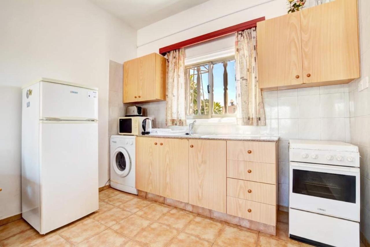 Apartment Karistos *