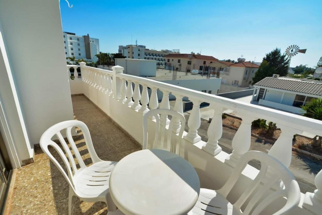Apartment Karistos *