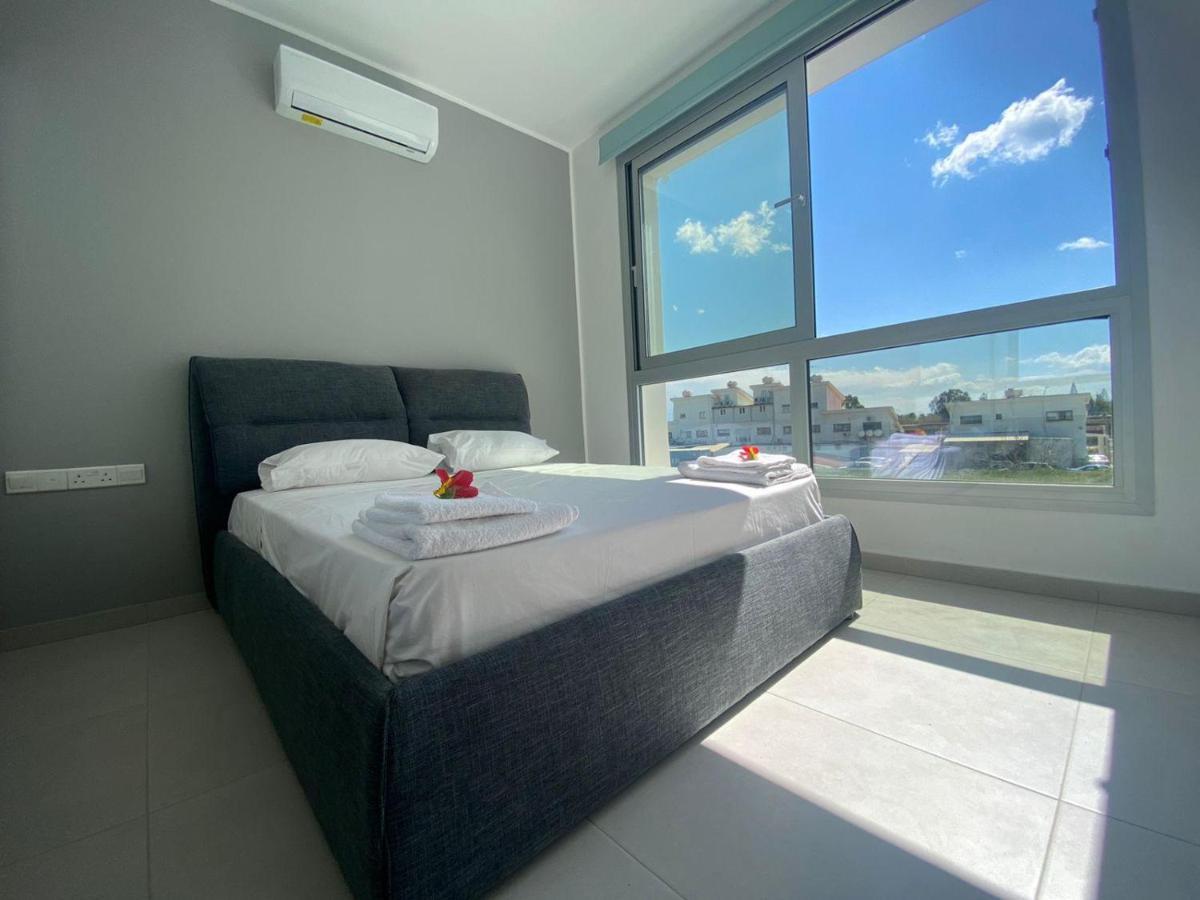 In Style In Modern 3 Bedroom Near Nissi & Square *