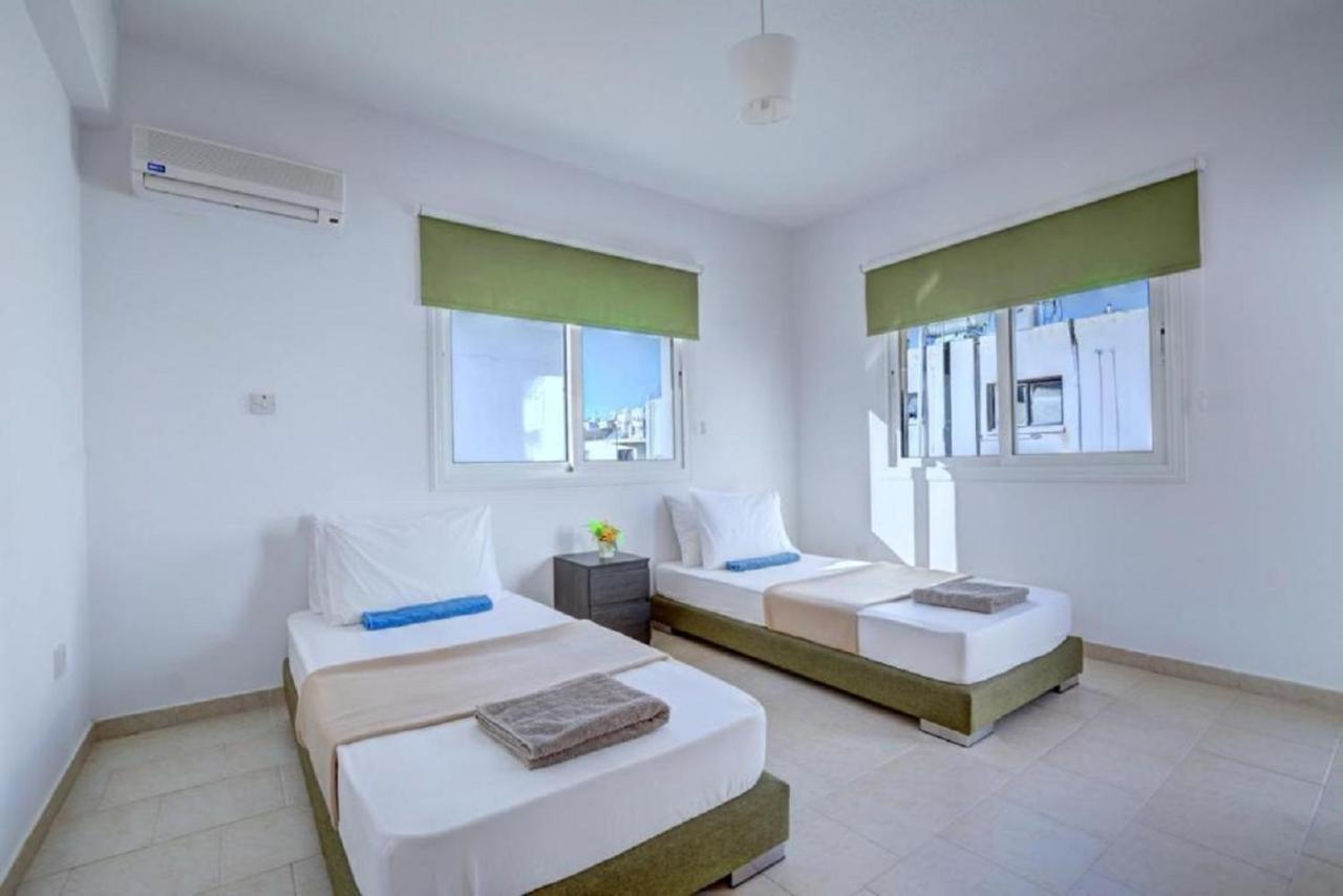 Nicolas 's Place Apartment