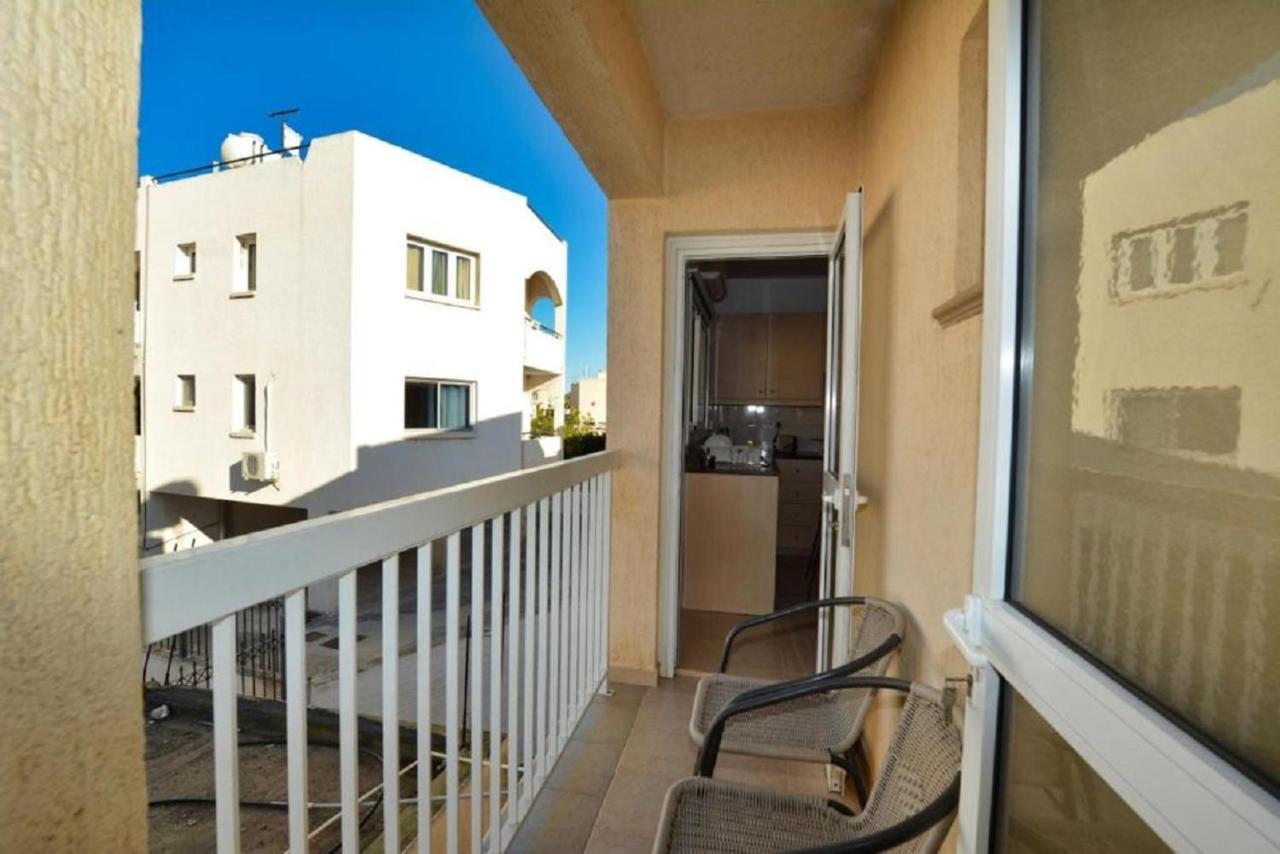 Nicolas 's Place
