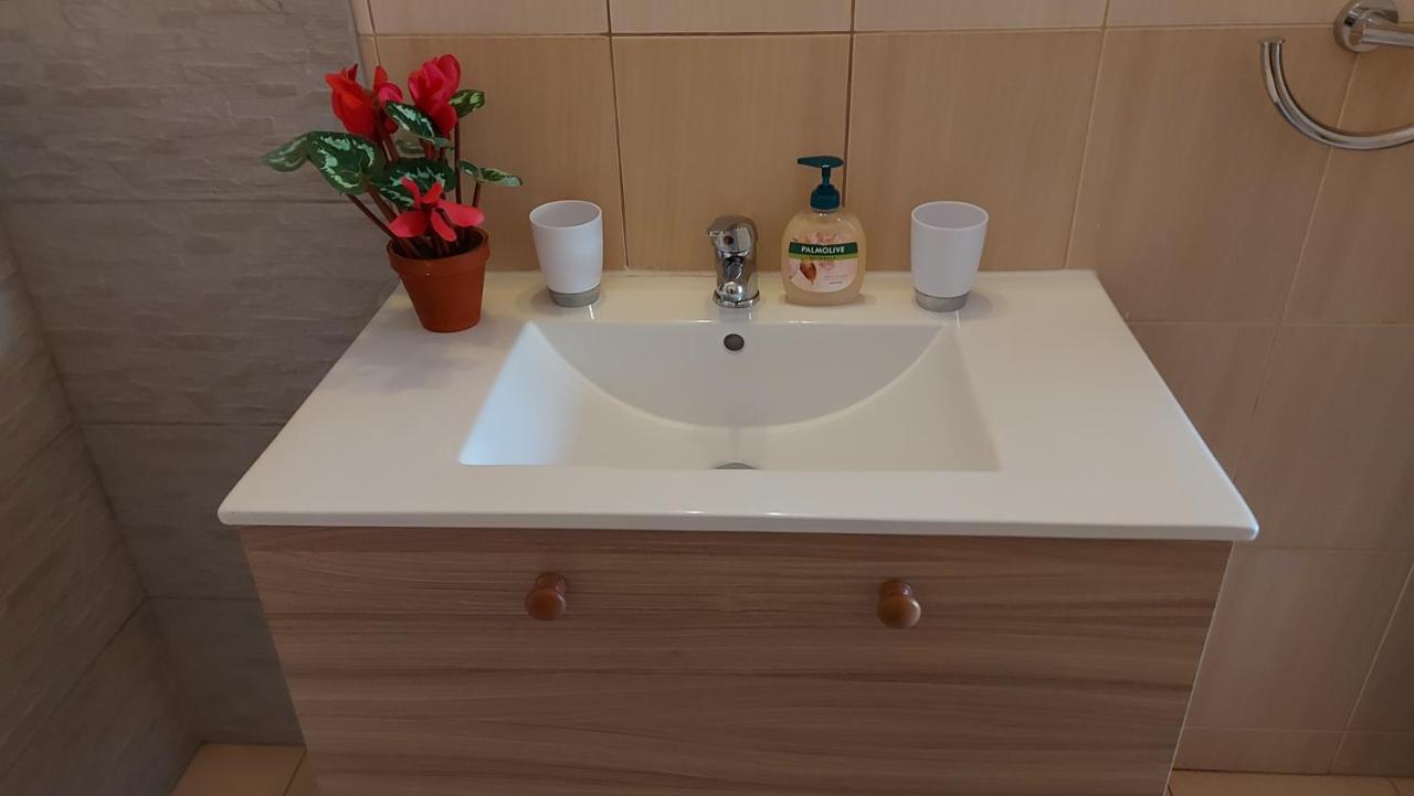 Nissi Golden Sands Free Wifi Apartment