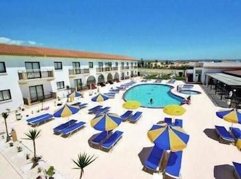Cosmelenia Aparthotel 3*