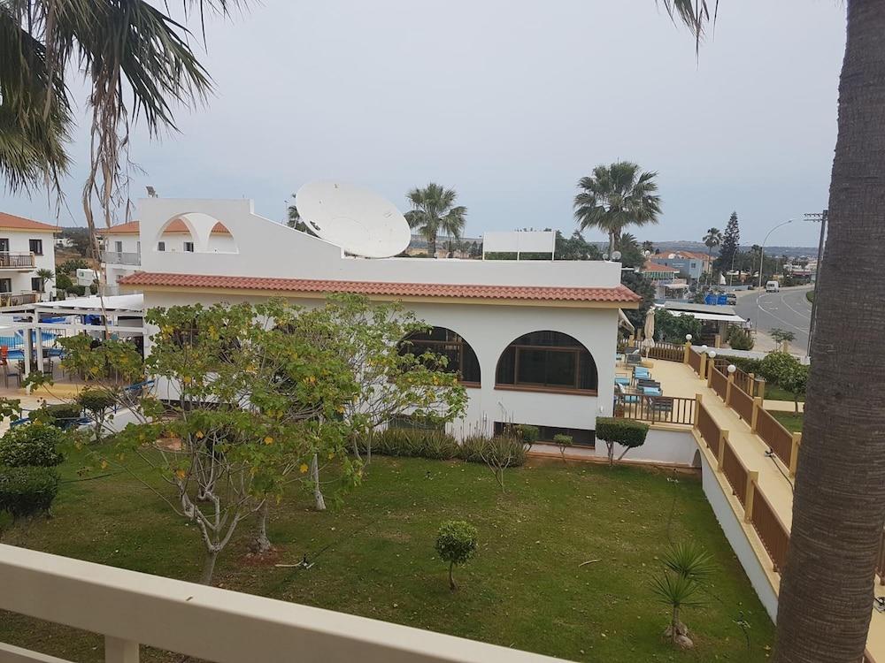Aparthotel Cosmelenia