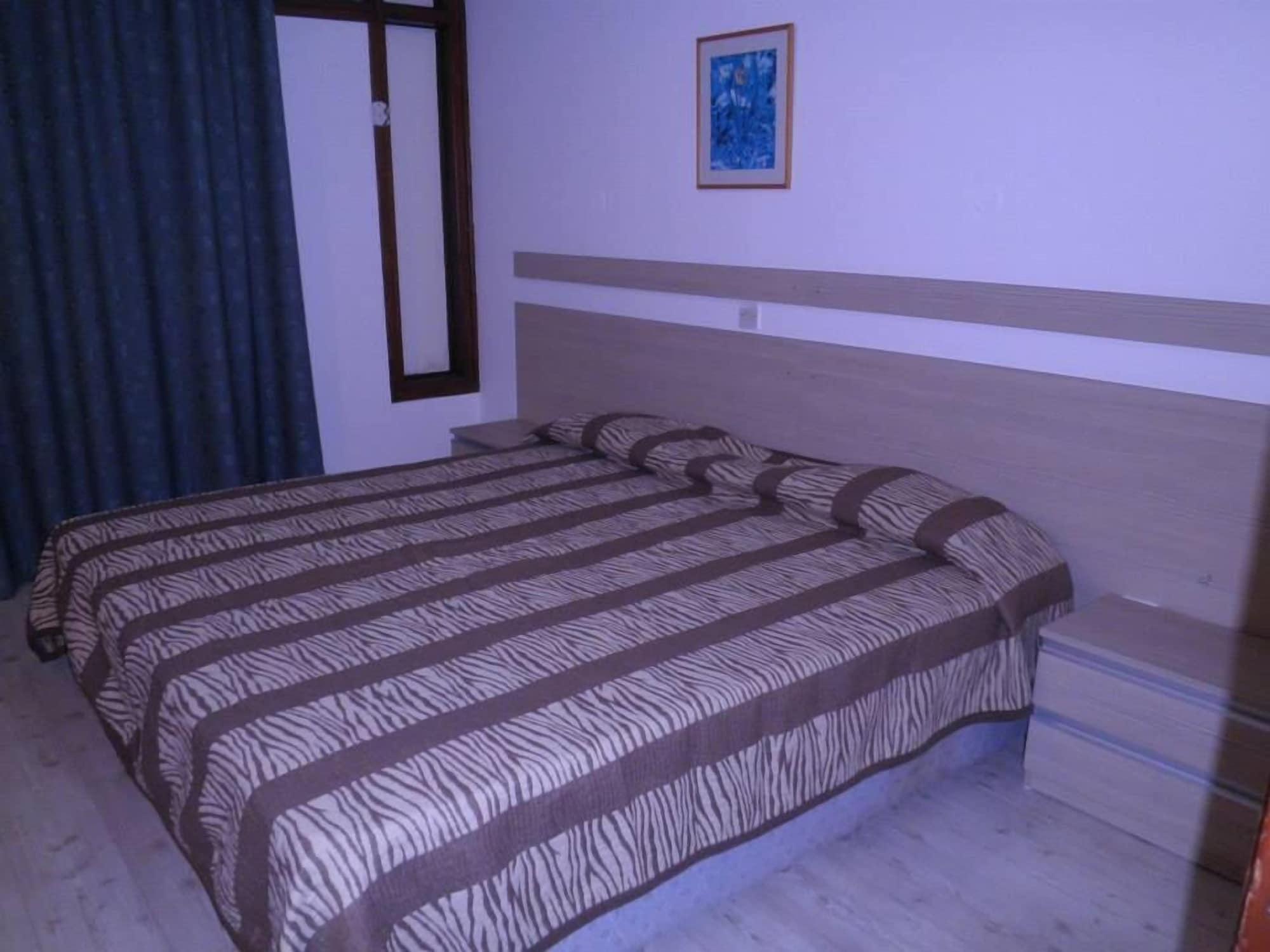 Agrino Aparthotel 3*