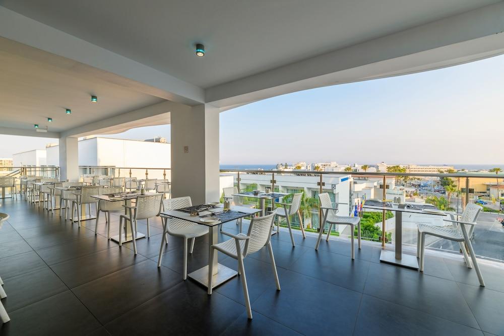 Tasia Maris Oasis Hotel 3*