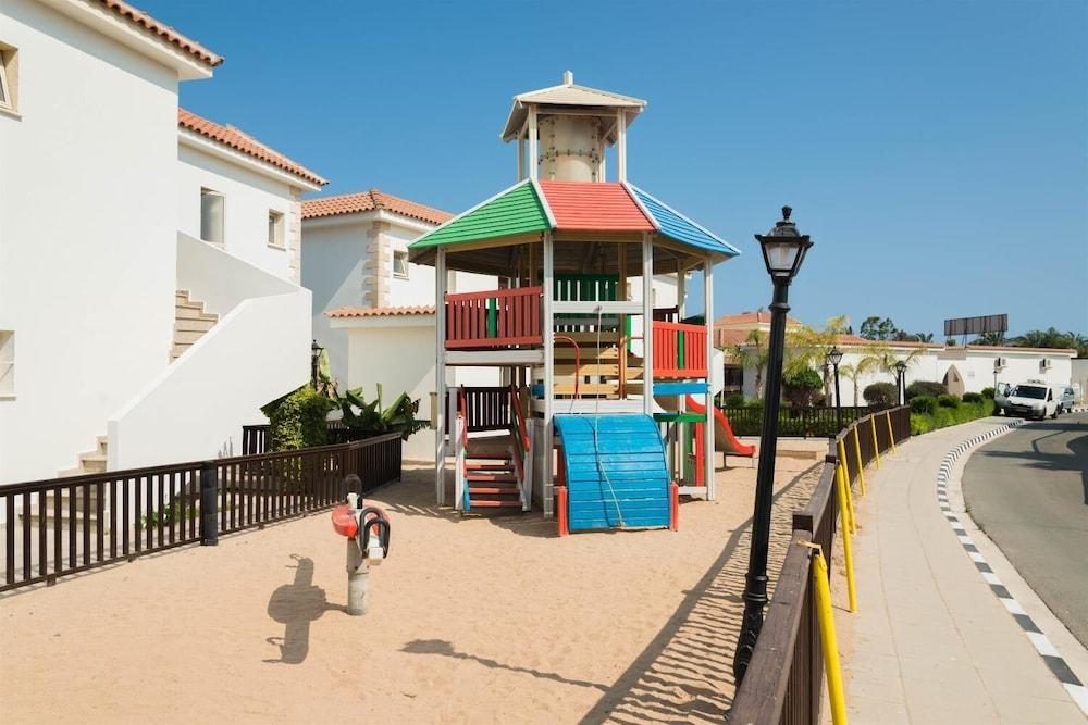 Tsokkos Paradise Village Resort 4*