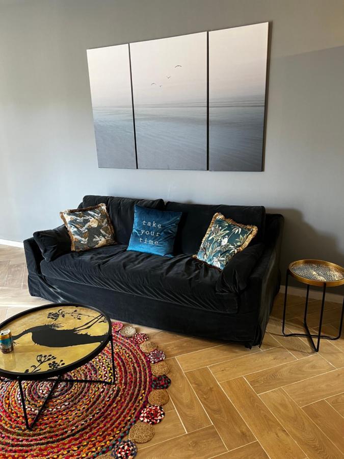 Apartment Rest *