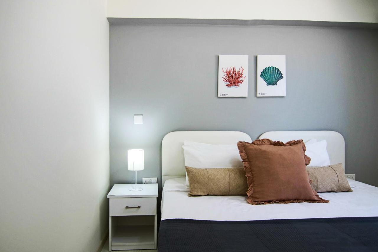 Apartment Phaedrus Living City View Fountain Court 08 *