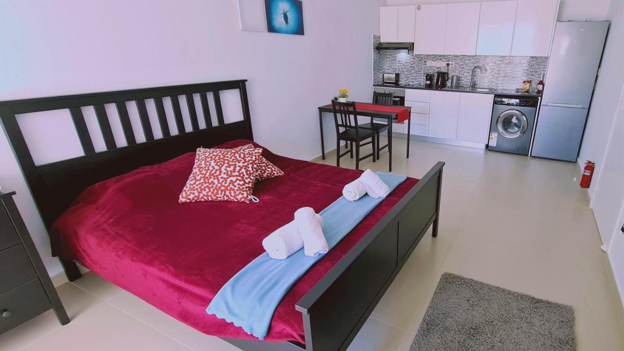 Colosseum Studio Apartment *