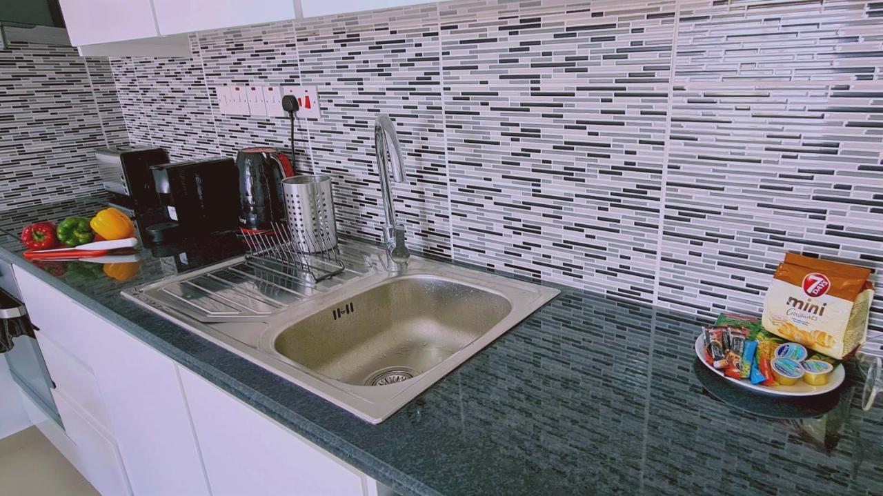 Colosseum Studio Apartment *