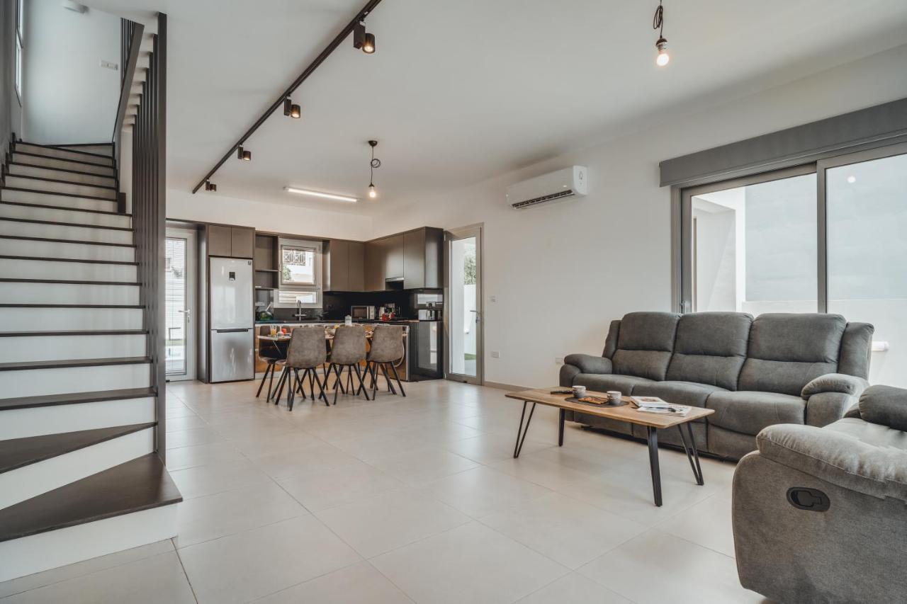 Villa In Style In Modern 3 Bedroom Near Nissi & Square *