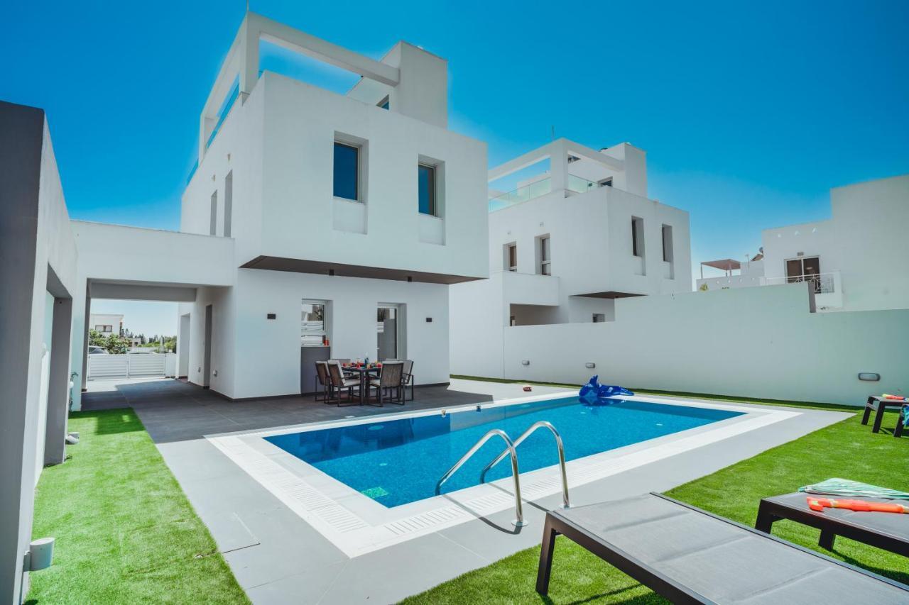 In Style In Modern 3 Bedroom Near Nissi & Square Villa *