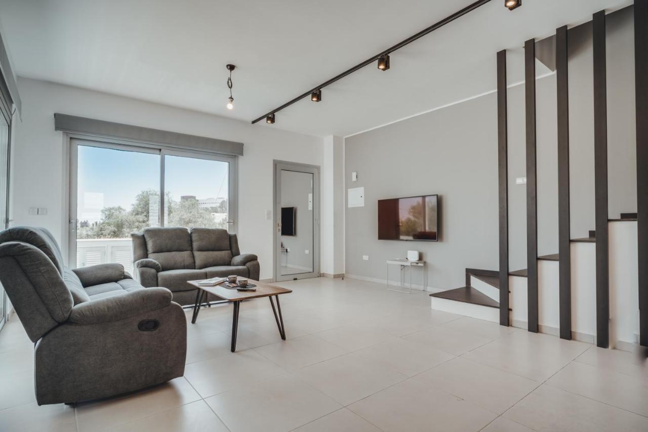In Style In Modern 3 Bedroom Near Nissi & Square Villa