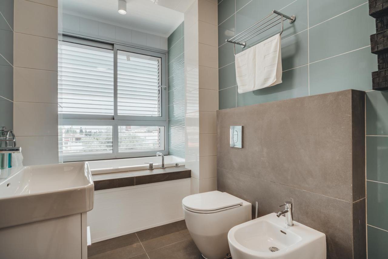 In Style In Modern 3 Bedroom Near Nissi & Square *