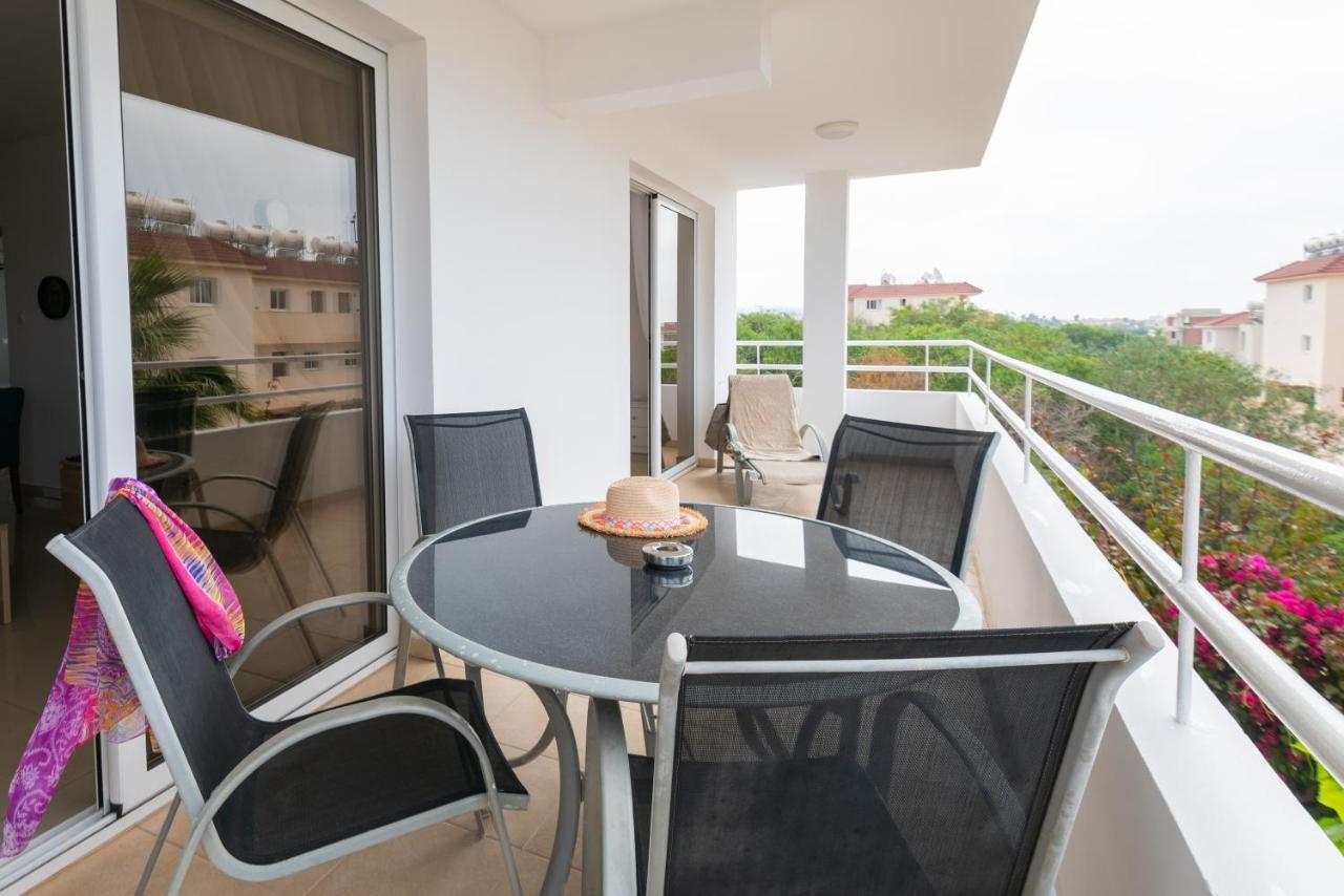 Narcissos 'nissi Beach' A8 *