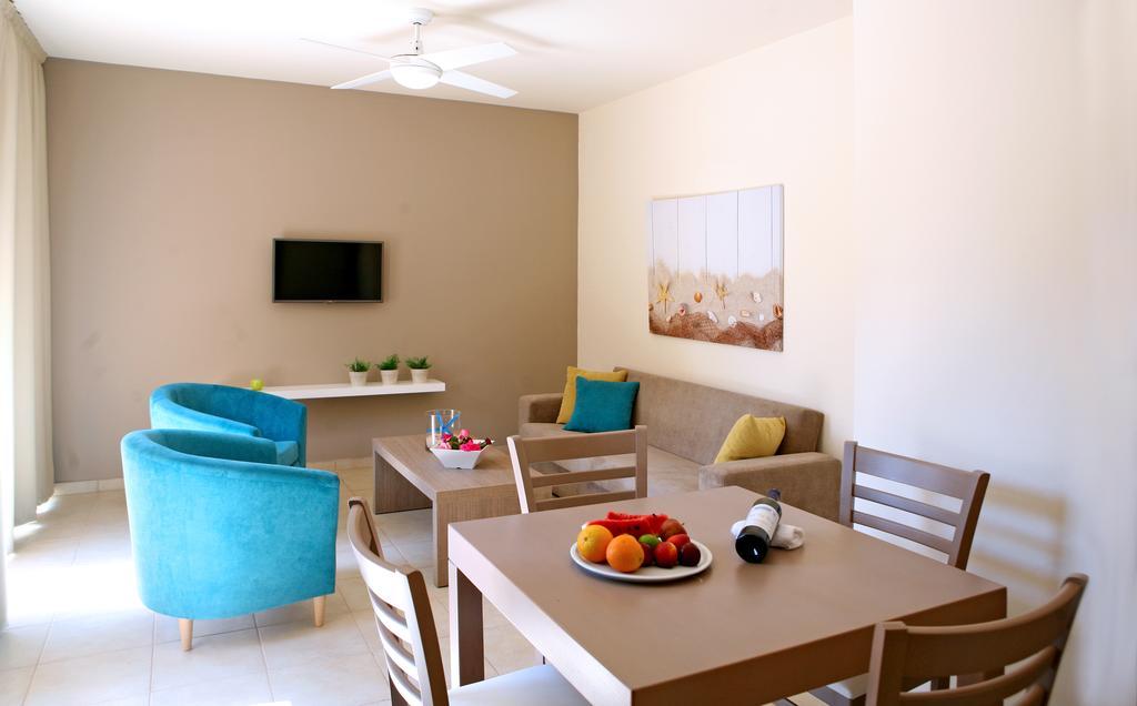 Makronisos Village Aparthotel