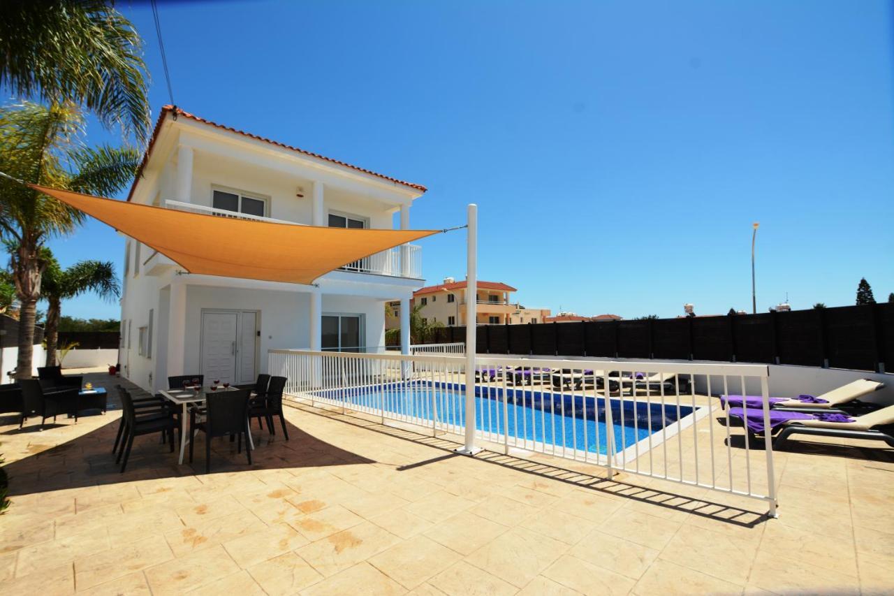 Nissi Christa Ayia Napa