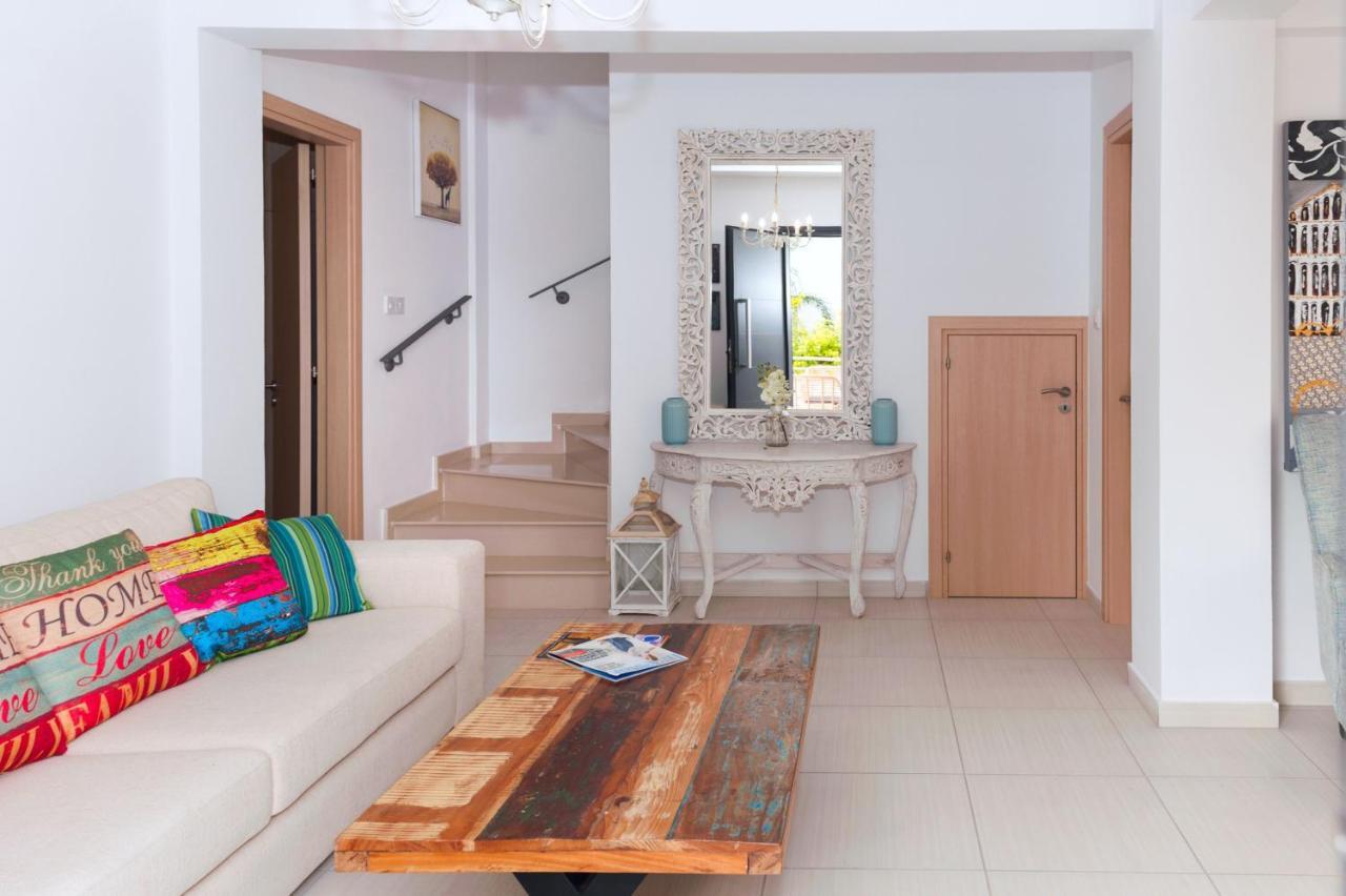 Katherine - Nissi Area Villa Ayia Napa