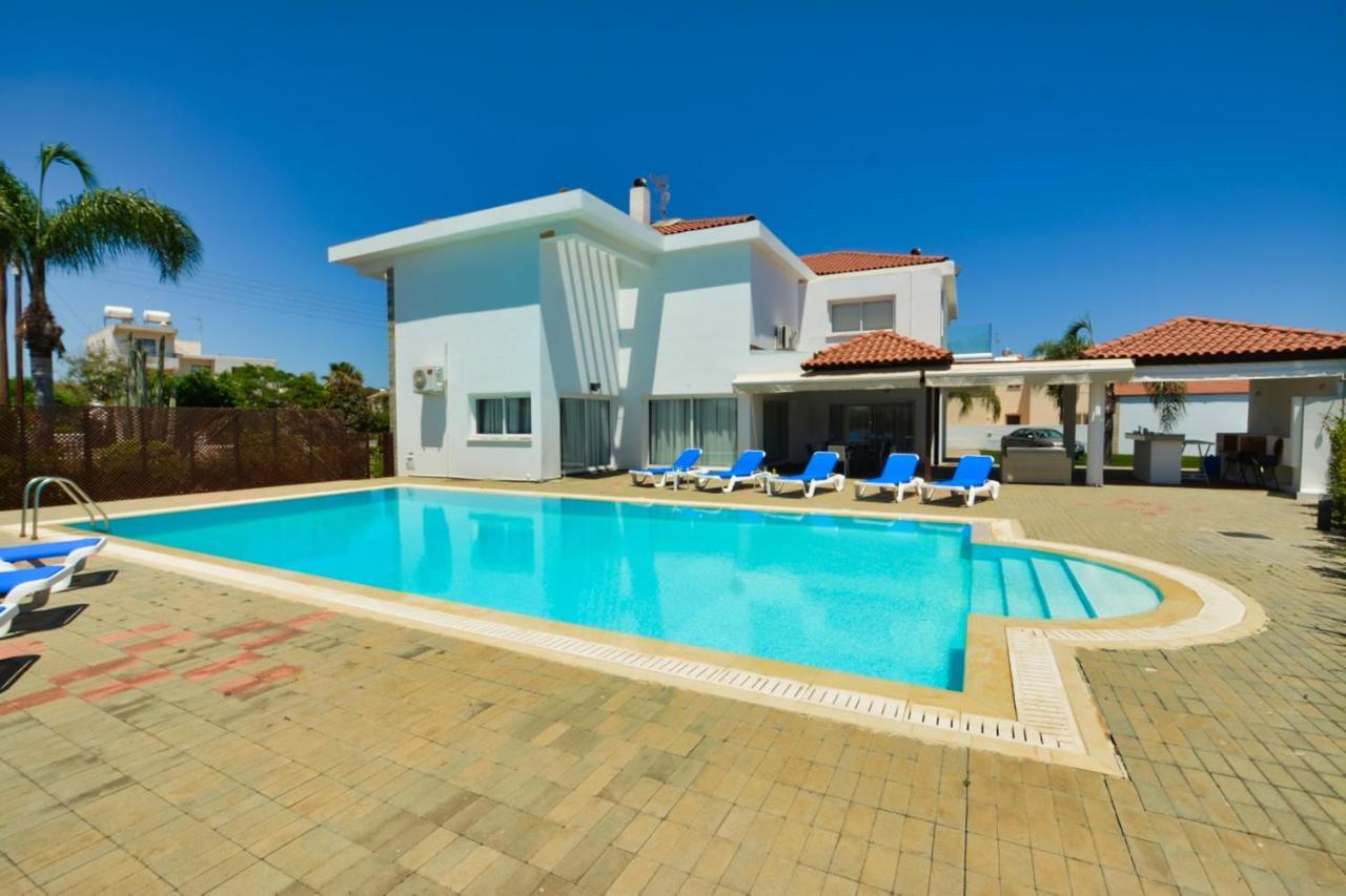 Chrisi Villa Ayia Napa