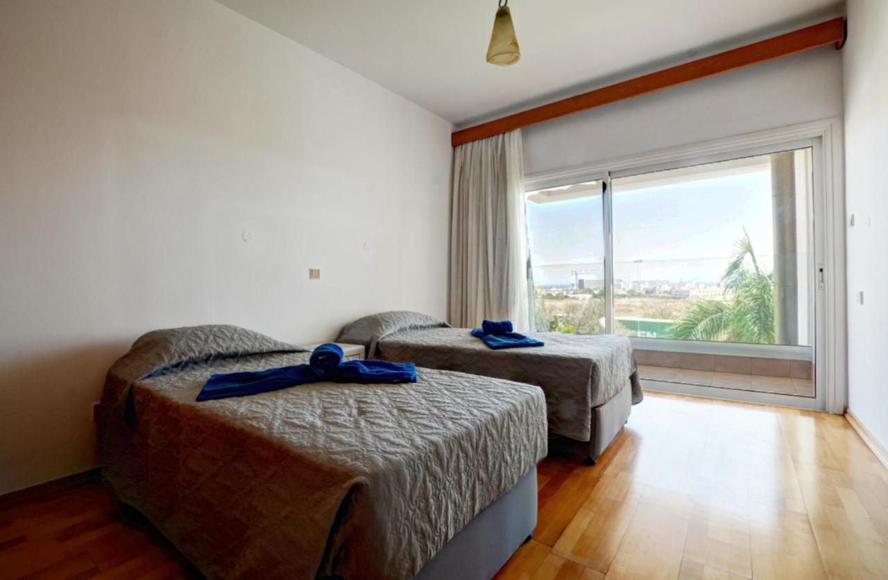 Chrisi Villa *