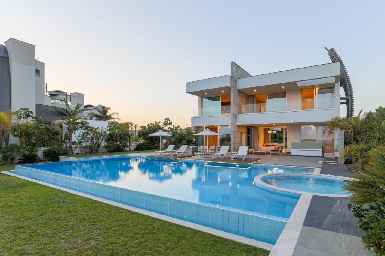 Beachfront Luxury Tranquility