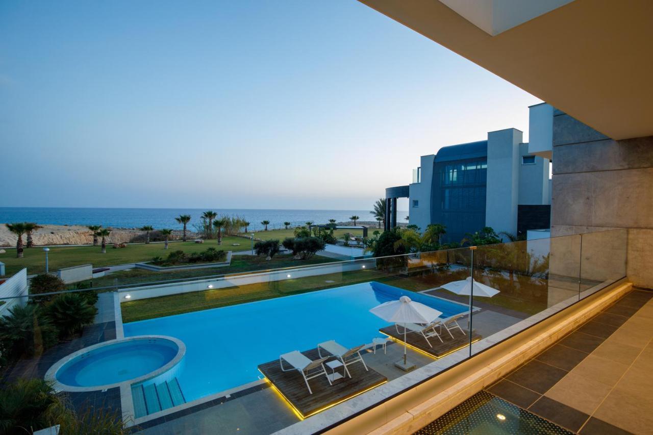Beachfront Luxury Tranquility