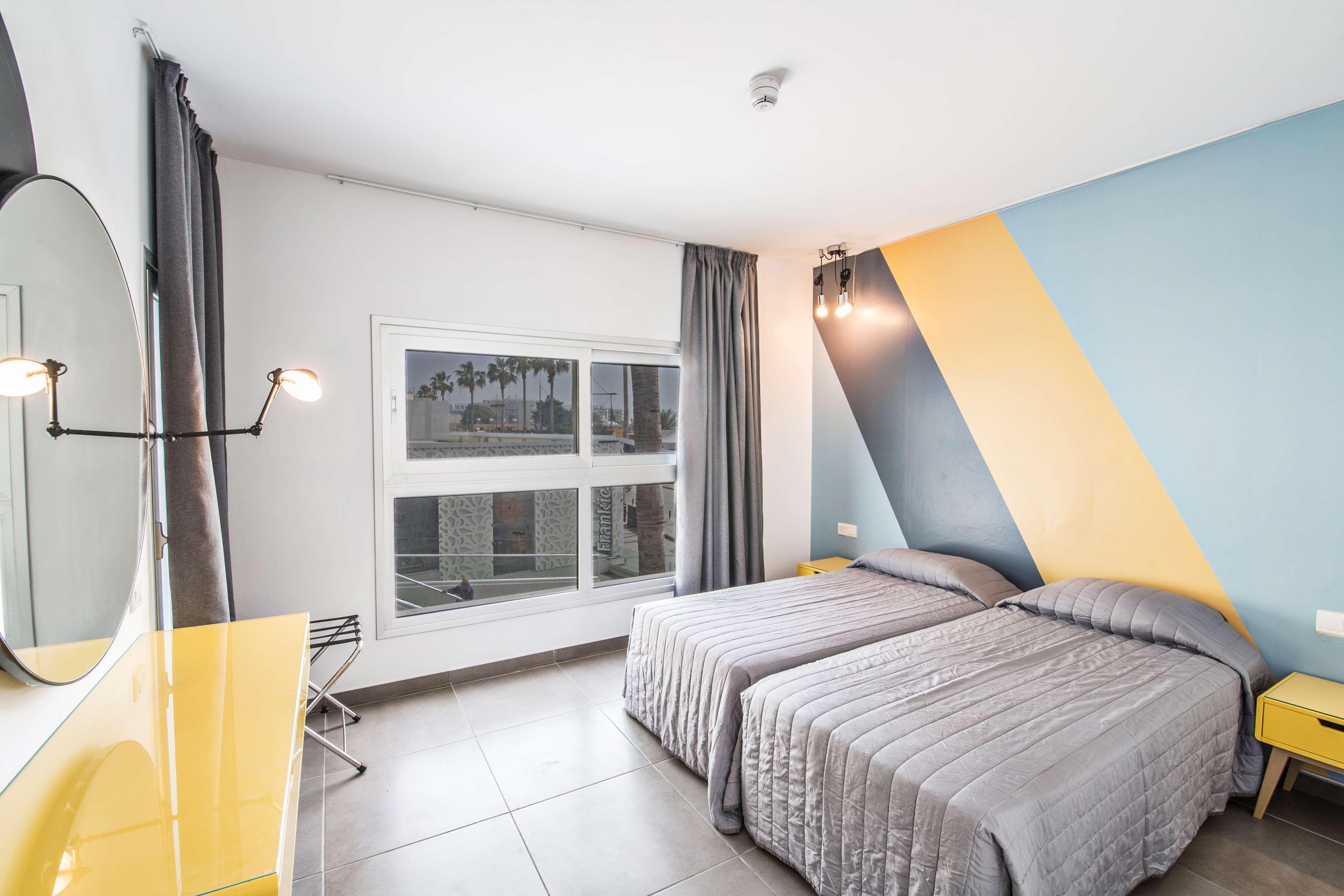 Anthea Aparthotel 3*