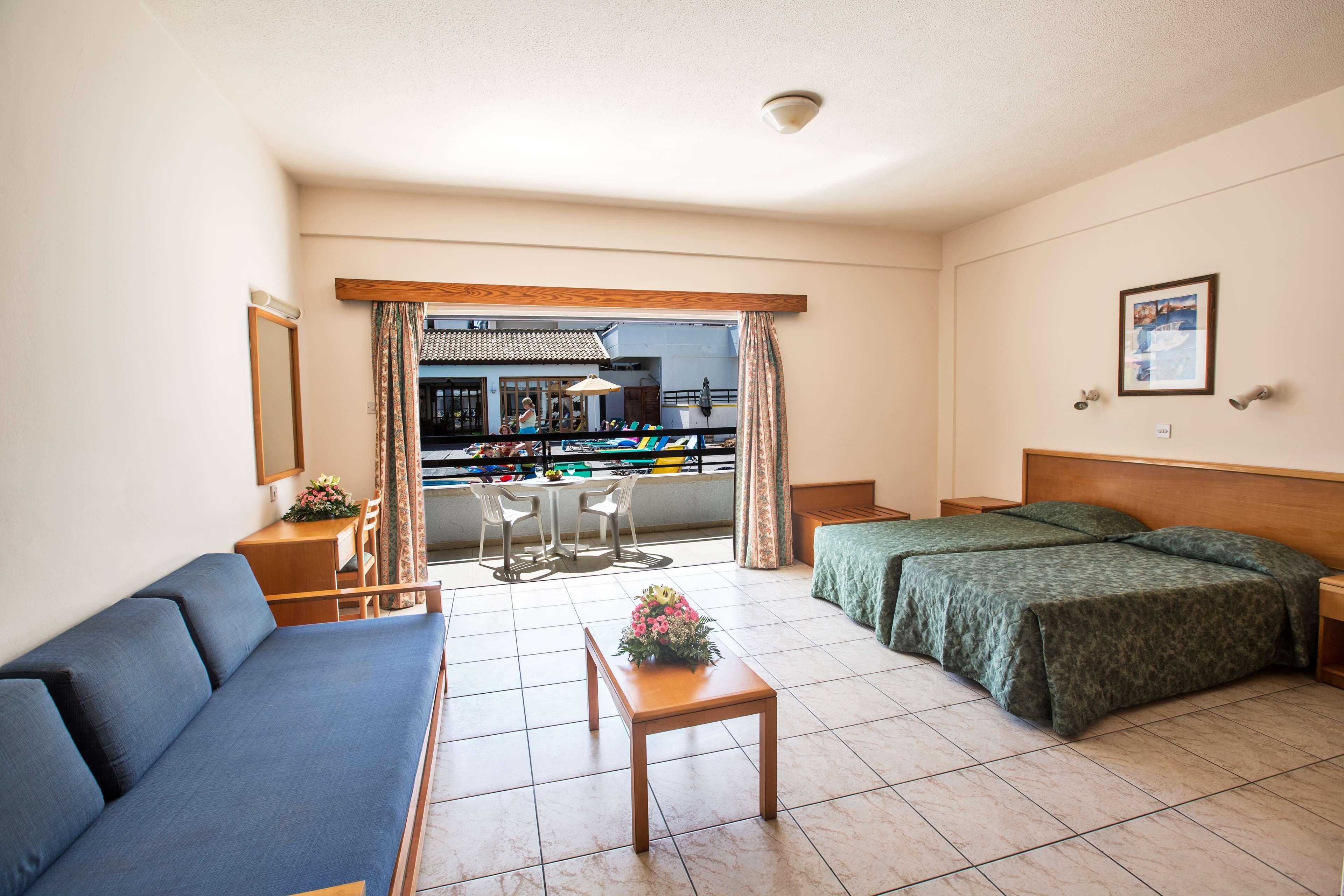 Anthea Aparthotel 3*