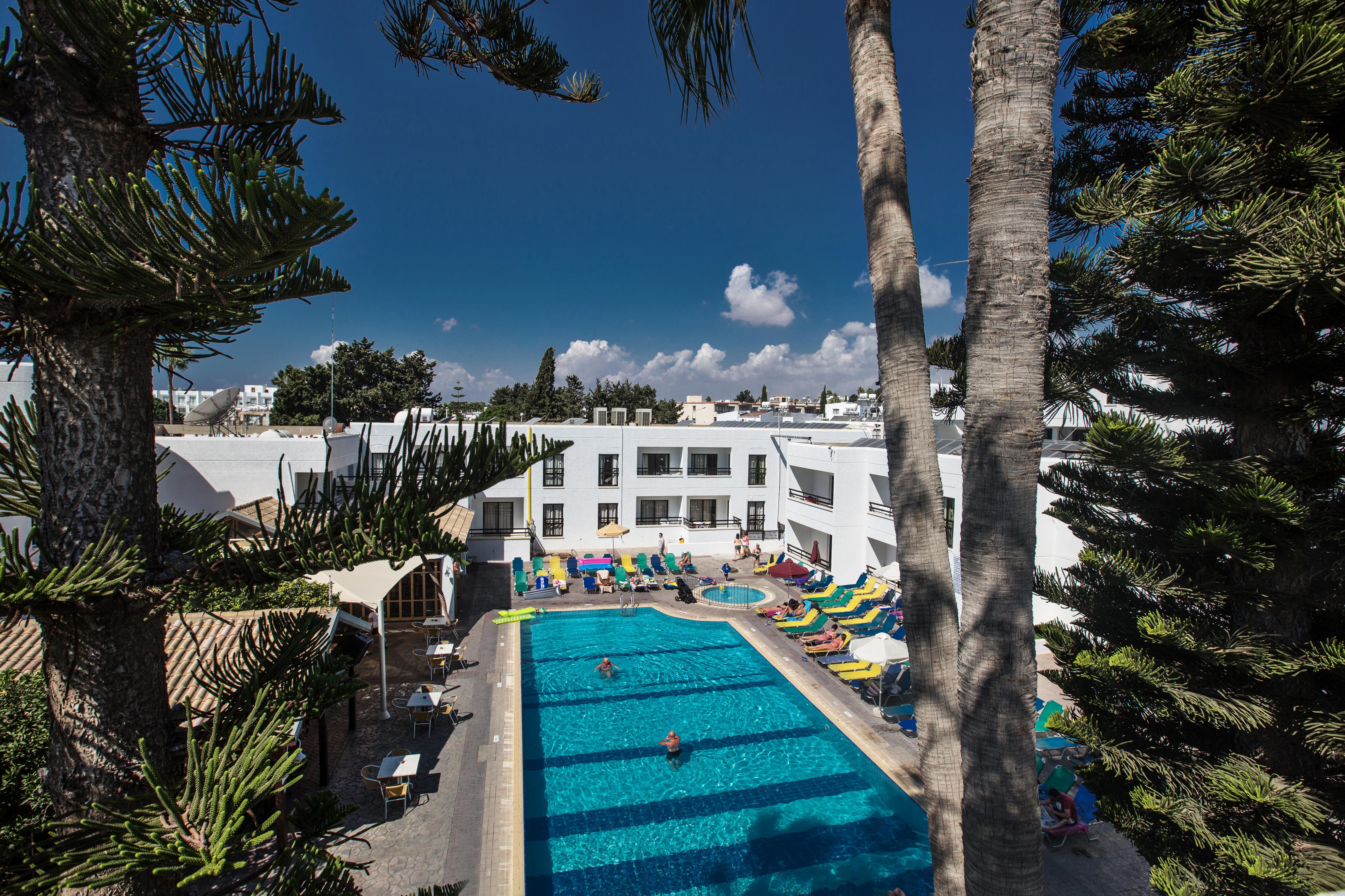 Aparthotel Anthea 3*