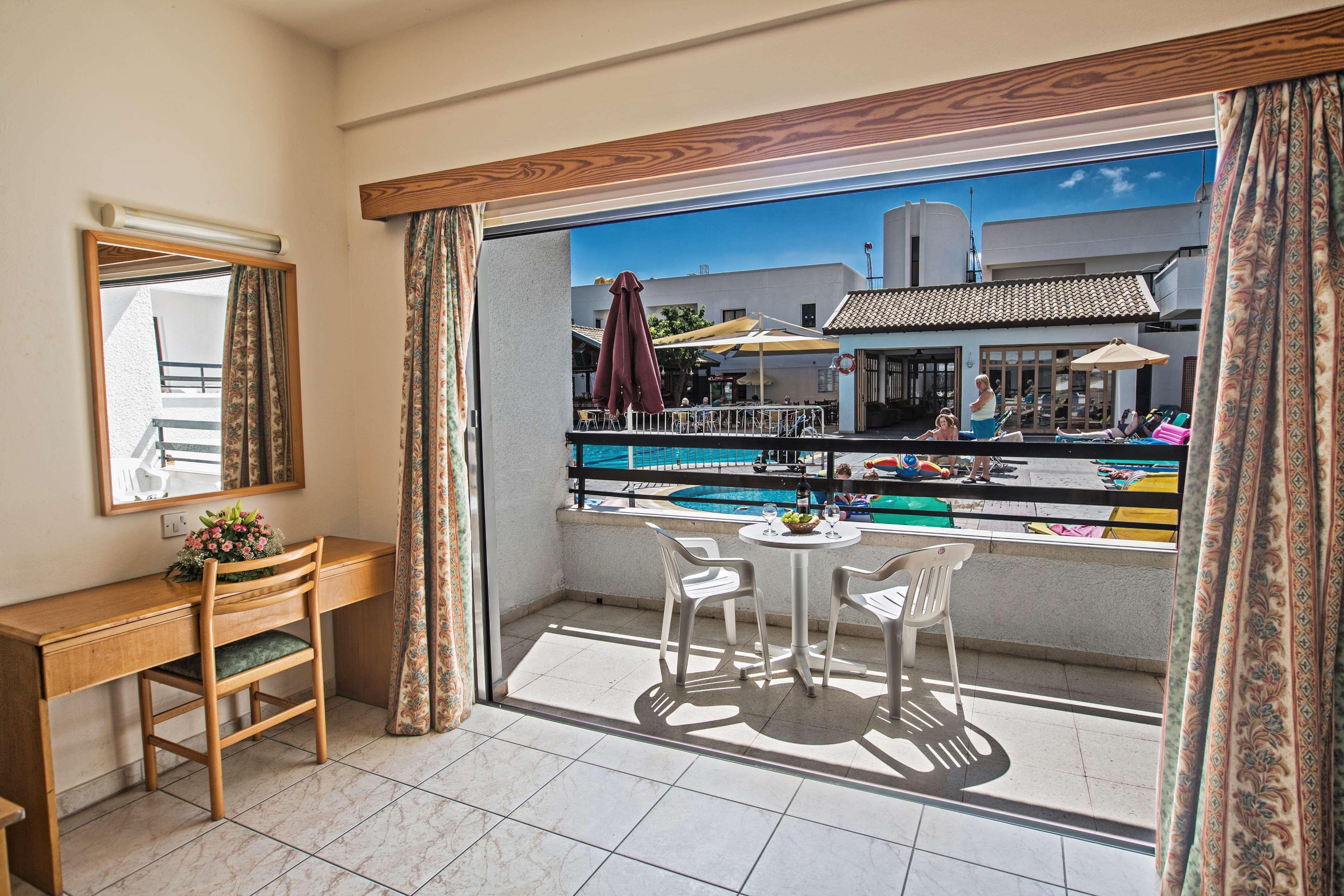 Aparthotel Anthea 3*