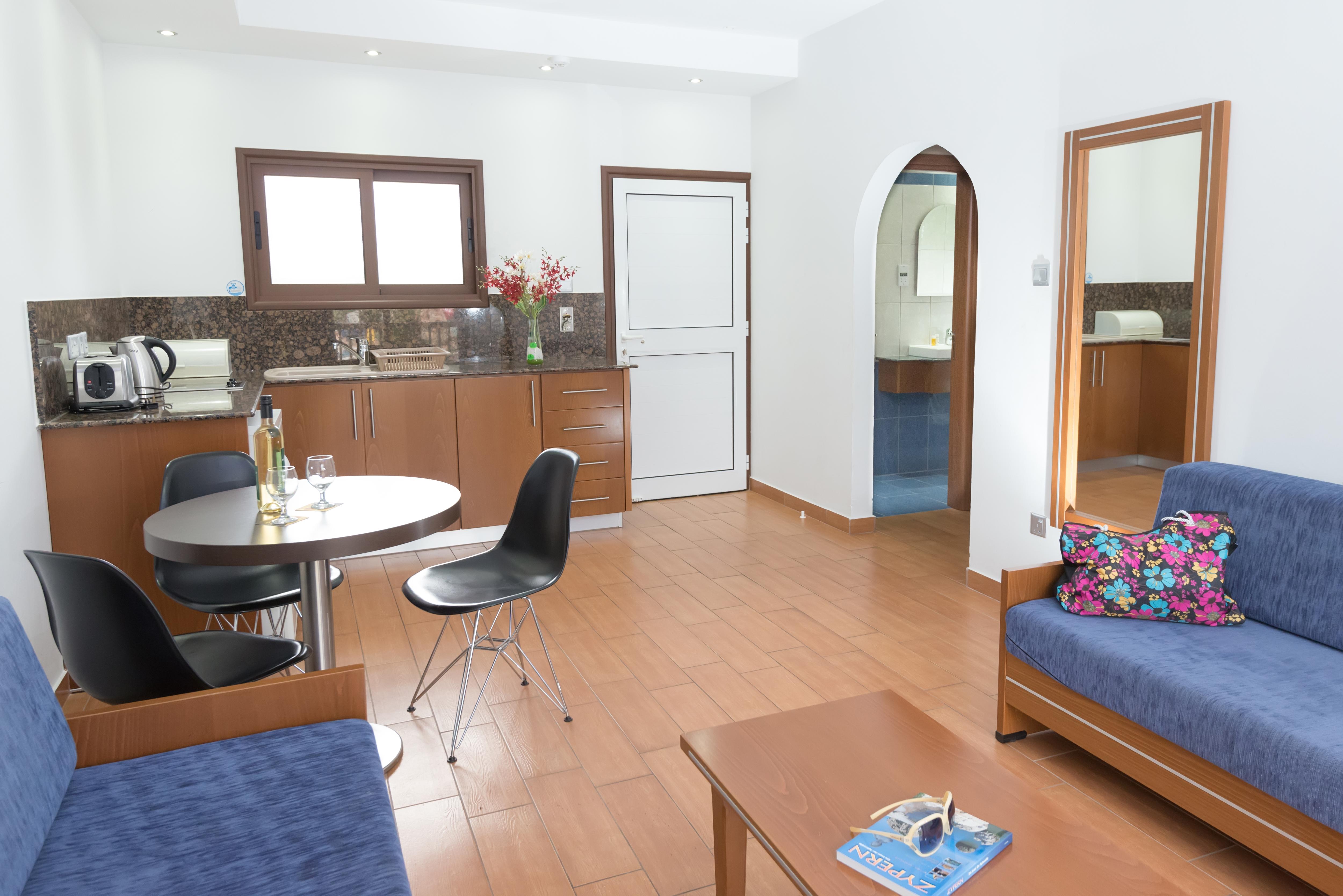 Aparthotel Loutsiana Deluxe Apts 3*