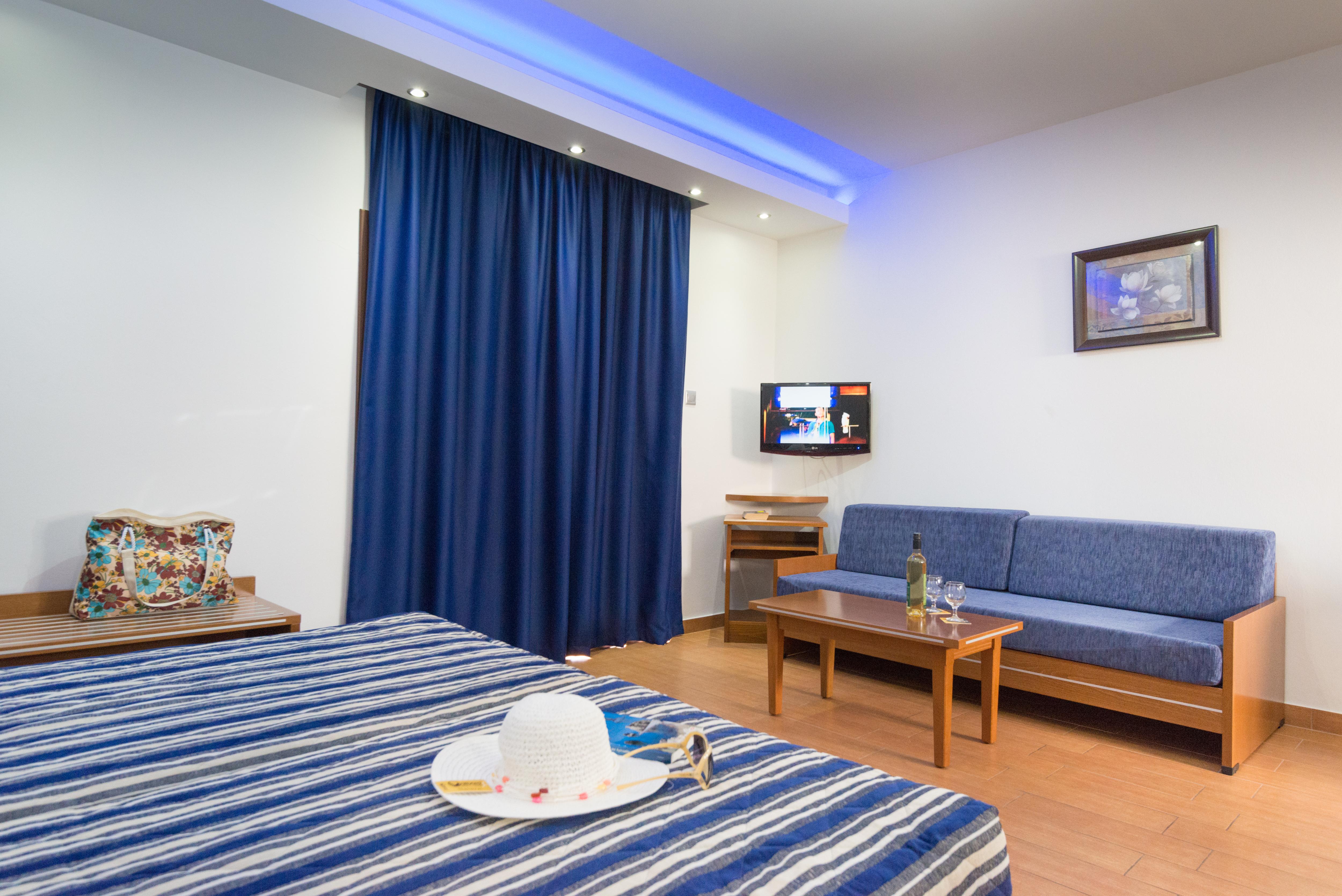 Loutsiana Deluxe Apts Aparthotel 3*