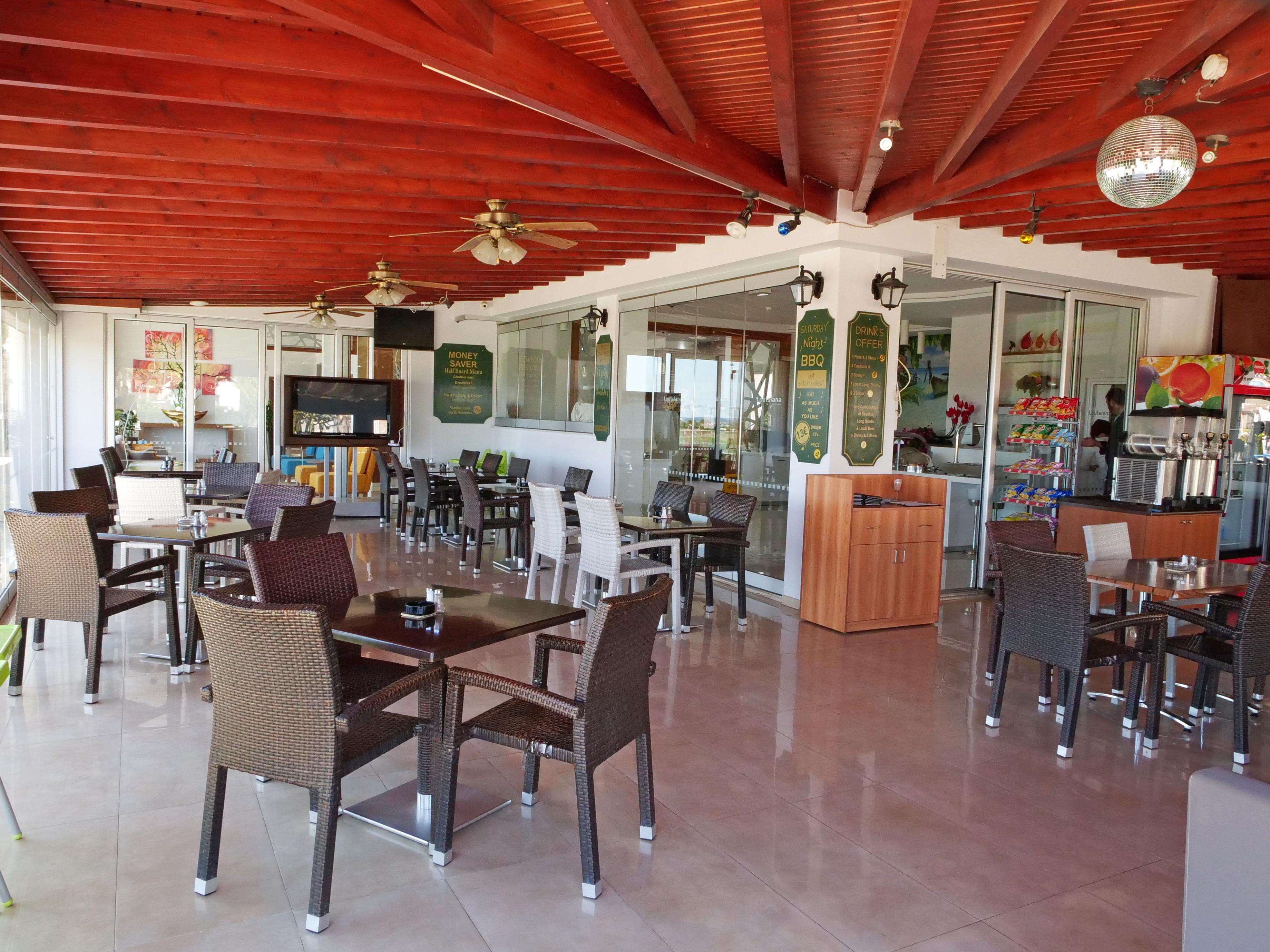 Loutsiana Deluxe Apts 3*