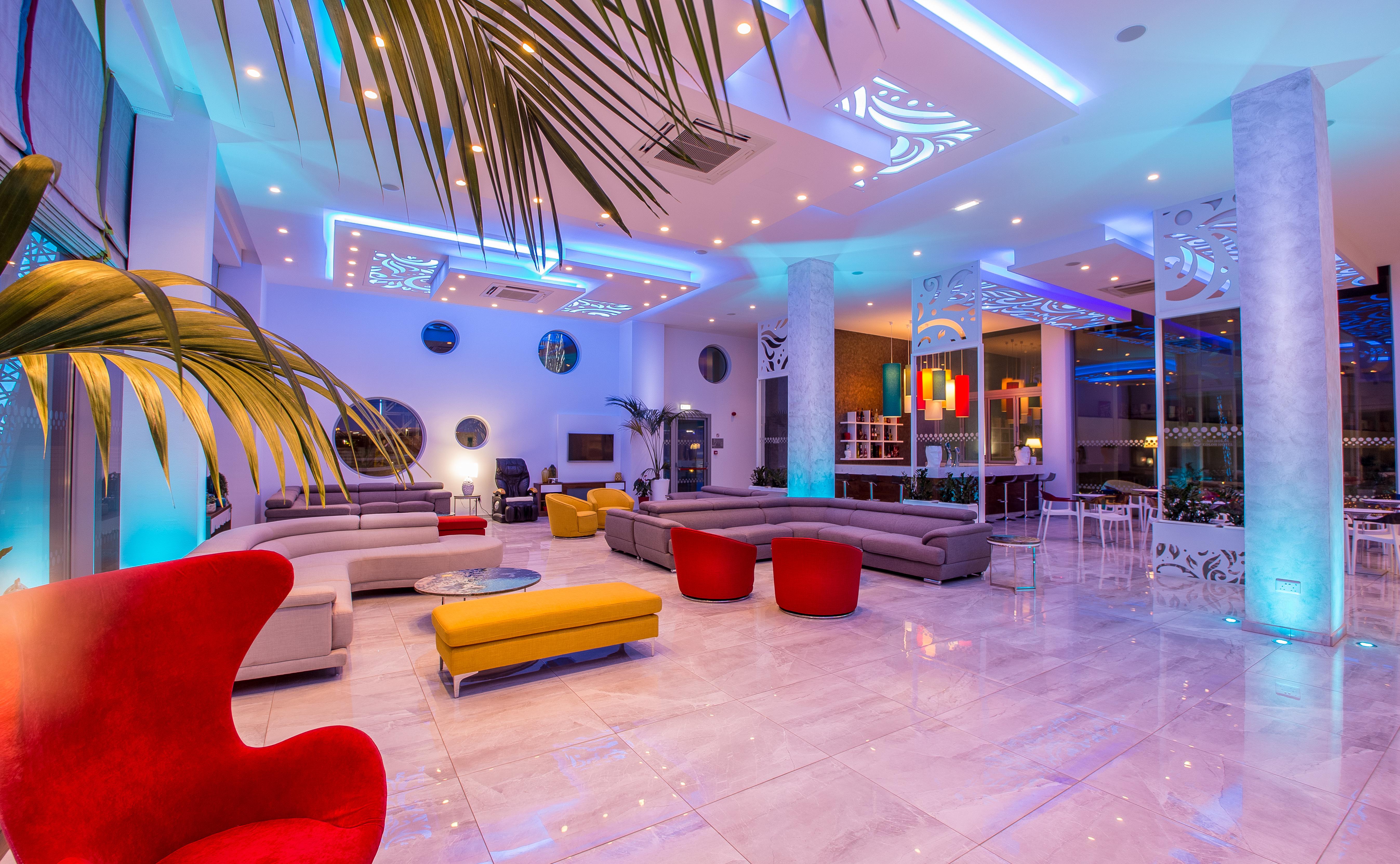 Nicholas Color Hotel 4*